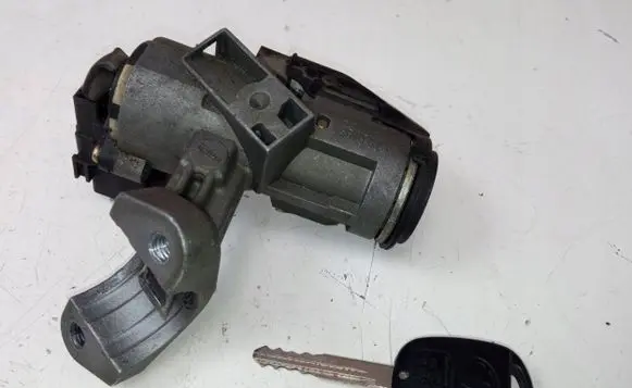 Toyota Corolla E120 E130 Ignition lock TOYOTA45020-02-4