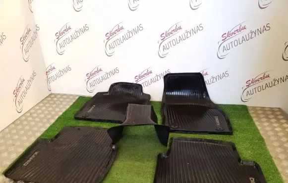 Skoda Kamiq Car floor mat set 555862435 658061502B 658061502