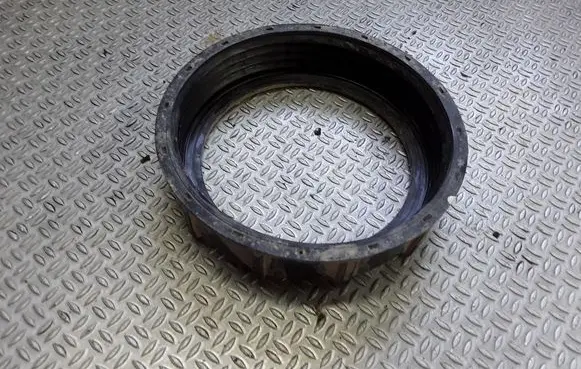 Nissan X-Trail T30 In tank fuel pump screw locking ring/nut 