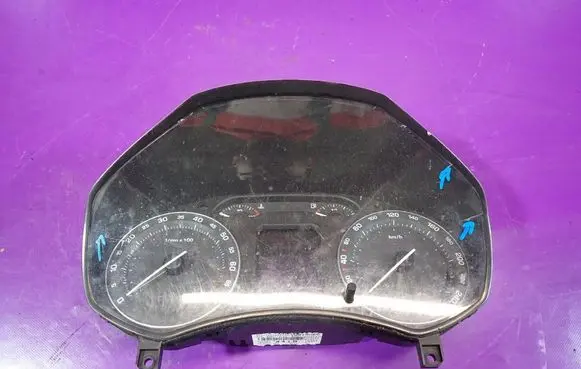 Speedometer (instrument cluster)