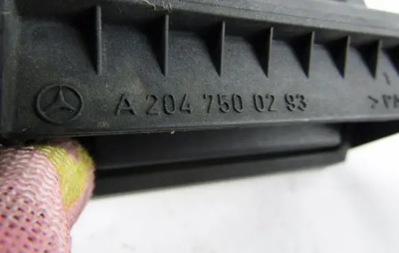 Tailgate opening switch