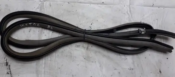 Toyota Yaris Rubber seal front coupe door 