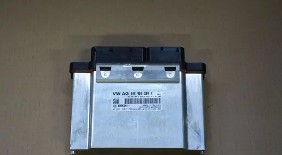 Volkswagen Golf VII Engine control unit/module 04E907309A