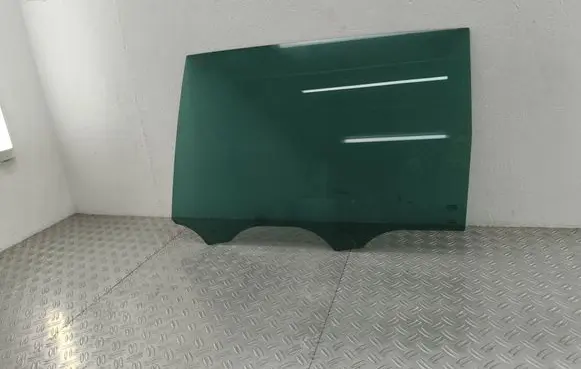 Seat Alhambra (Mk2) Rear door window glass 7N0845205A