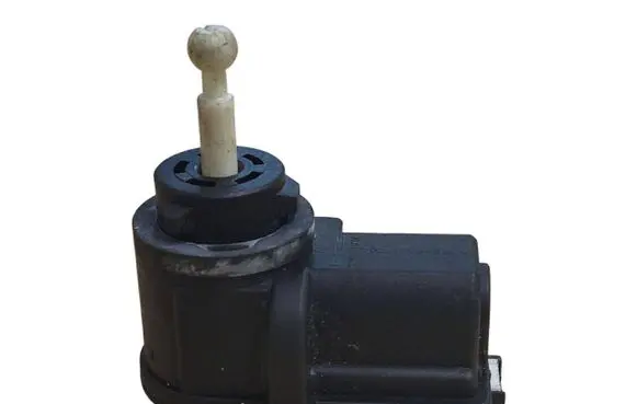 Volkswagen Golf IV Headlight level adjustment motor 1J0941295B