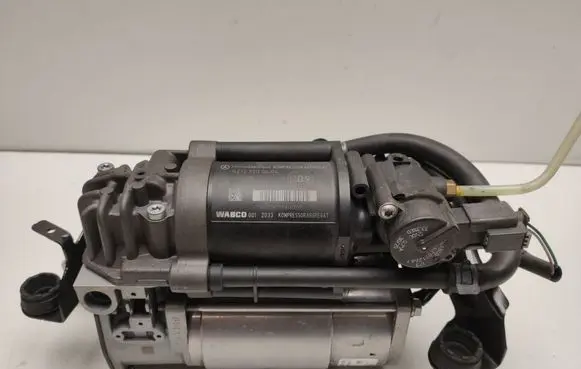 Mercedes-Benz CLS C218 X218 Air suspension compressor/pump A2123200404