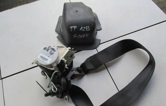Ford S-MAX Seat belt trim 9611B68A