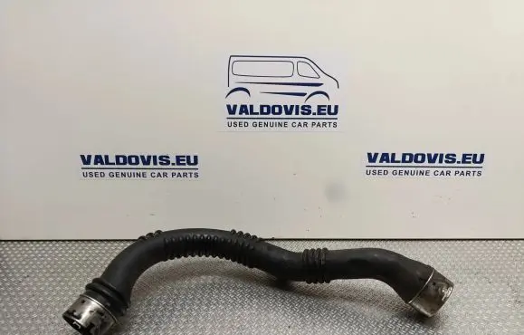 Opel Vivaro Intercooler hose/pipe 144606126R 93867727