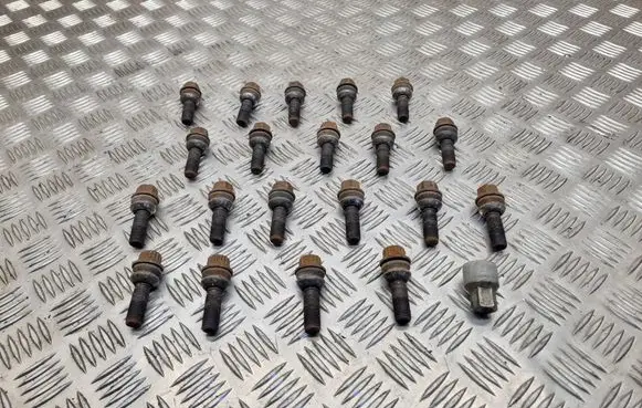 Nuts/bolts
