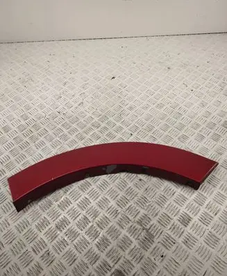 Mitsubishi Pajero Rear arch trim 