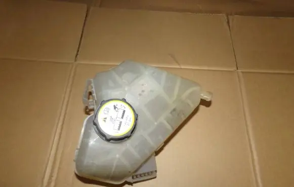 Ford Fiesta Coolant expansion tank/reservoir 8v218k218b