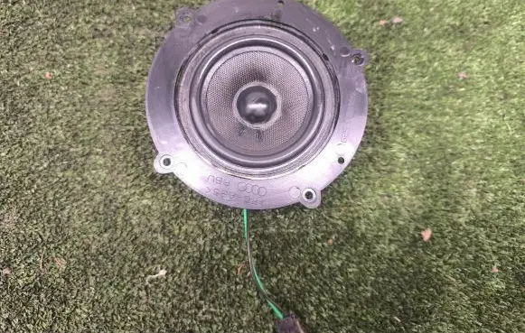 Audi A8 S8 D3 4E Parcel shelf speaker 4E0863529