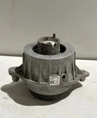 Mercedes-Benz C AMG W205 Engine mount bracket A2052406617