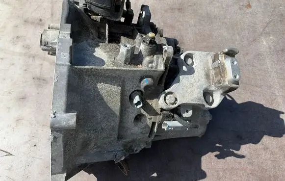 Citroen Berlingo Manual 5 speed gearbox 20V261