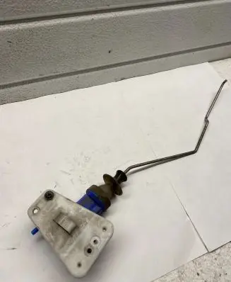 Audi 80 90 S2 B4 Central locking vacuum pump 893862153D