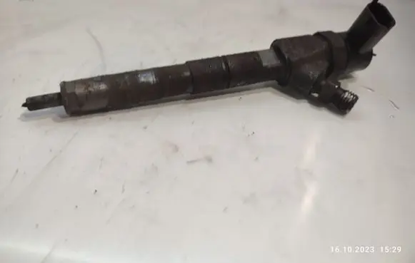 Opel Insignia A Fuel injector