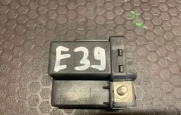 BMW 5 E39 Glow plug pre-heat relay 15S1D4 72RB510 2246919