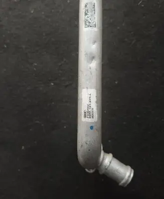 Porsche Cayenne (9Y0 9Y3) Engine coolant pipe/hose 06m121071l