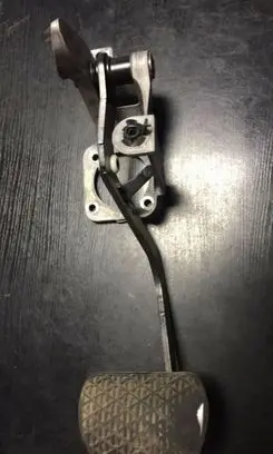 Mercedes-Benz E W211 Brake pedal A2112941001