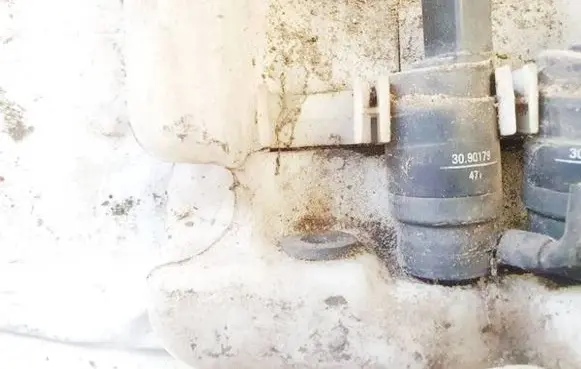 Mercedes-Benz C W203 Windscreen/windshield washer pump 3090179