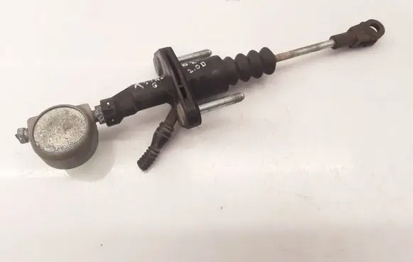 Opel Astra G Clutch master cylinder 90523769