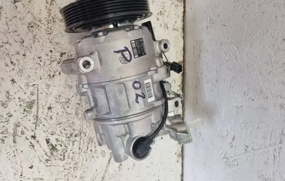 Renault Megane III Air conditioning (A/C) compressor (pump) 926008209