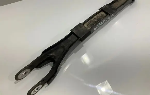 Mercedes-Benz CLS C219 Rear upper control arm/wishbone R2303520