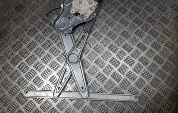 Toyota Avensis T250 Sliding door window regulator with motor