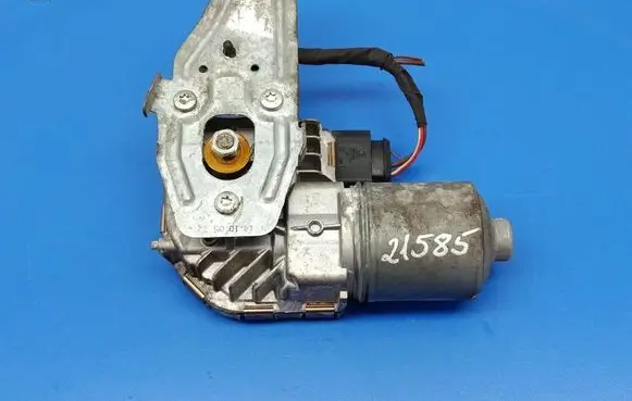 Volkswagen PASSAT B5.5 Front wiper linkage and motor 3C1955119