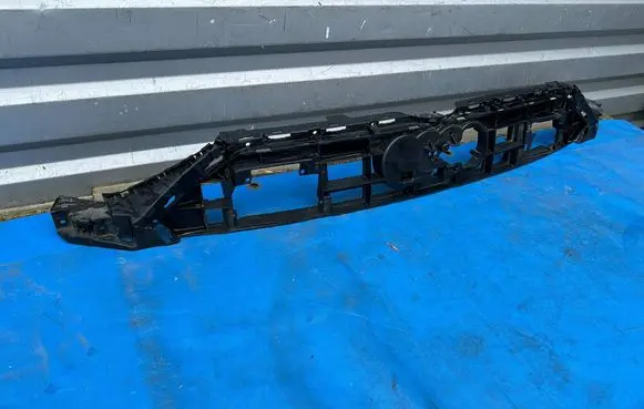 Audi A7 S7 4K8 Front bumper upper radiator grill 4K8807233A