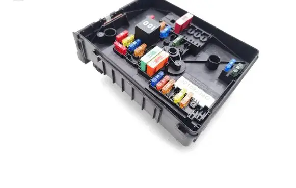 Volkswagen Golf VI Fuse module 1K0937125D