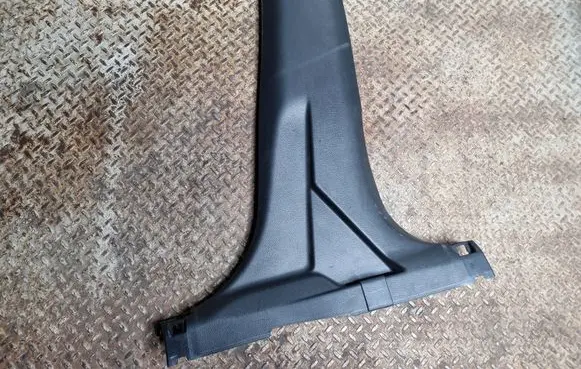 Nissan X-Trail T32 (B) pillar trim (bottom) 284F04BA0B