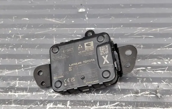 Toyota Yaris Cross Distronic sensor radar 8821052120