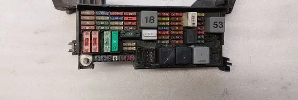 Mercedes-Benz ML W164 Fuse module A1645400272