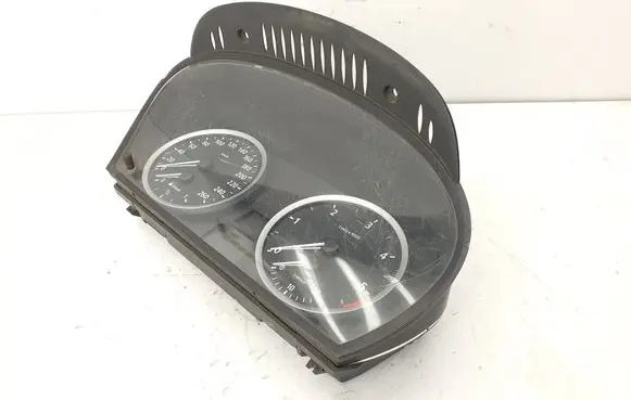 BMW 5 E60 E61 Speedometer (instrument cluster) 6937618 62116937618
