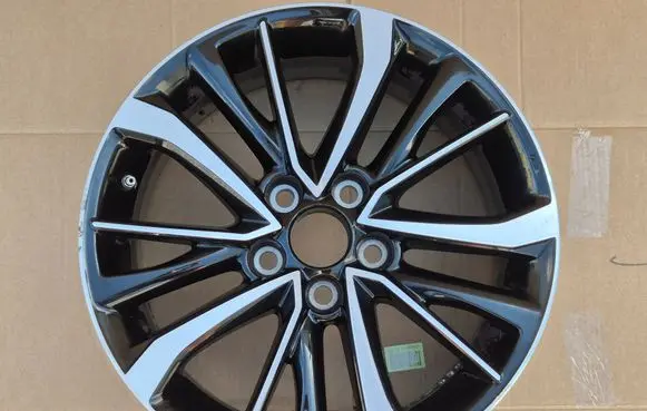 Toyota Auris E180 R17 alloy rim HL83594