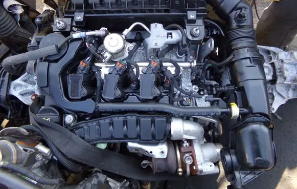 Peugeot 208 II Engine swap HNE