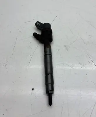 Mercedes-Benz Vaneo W414 Fuel injector 0445110090