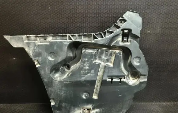 BMW 5 F10 F11 Rear bumper mounting bracket 15857711 7207111