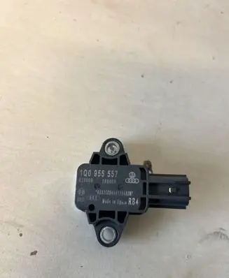 Volkswagen Eos Airbag deployment crash/impact sensor 1Q0955557