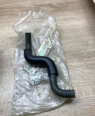 Nissan Almera N16 Engine coolant pipe/hose 118232J202