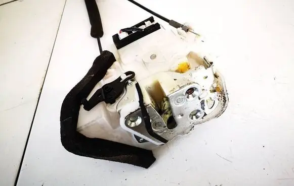Subaru Legacy Rear door lock
