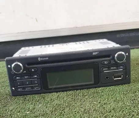 Dacia Sandero Radio/CD/DVD/GPS head unit 281155052R