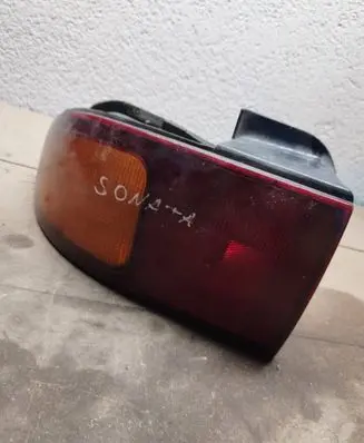 Hyundai Sonata Tailgate rear/tail lights 940416