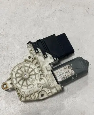 Volkswagen Jetta V Rear door window regulator motor 1K5839401G 893347332