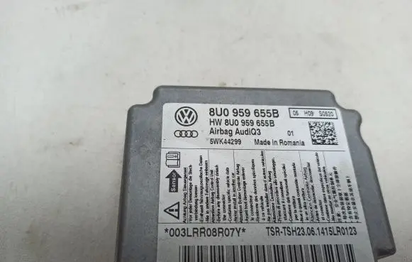 Audi Q3 8U Airbag control unit/module 8U0959655B