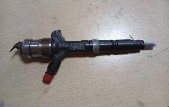Toyota Land Cruiser (J100) Fuel injector 2367030020 03D2284