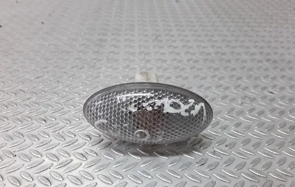 Citroen C5 Front fender indicator light WY5W3311