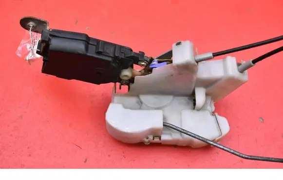 Subaru Forester SG Front door lock 