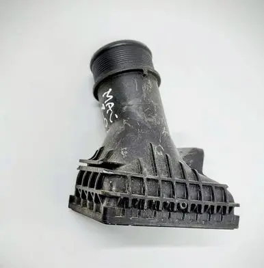 Porsche Macan (95B) Intercooler pipe mounting bracket 98407 95b145790a